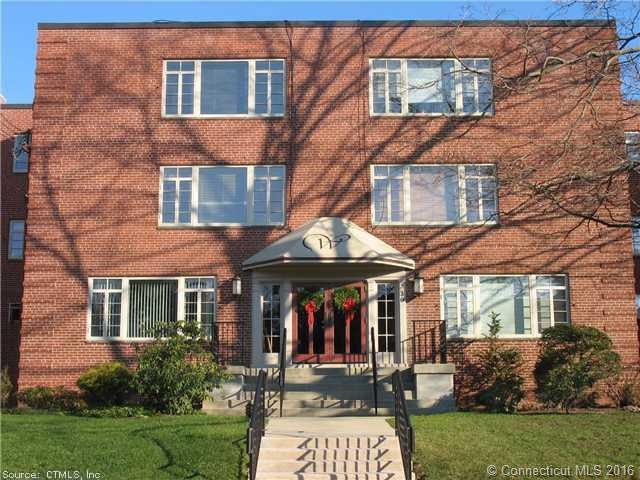 30 Outlook Ave unit 207, West Hartford, CT 06119 - photo 1
