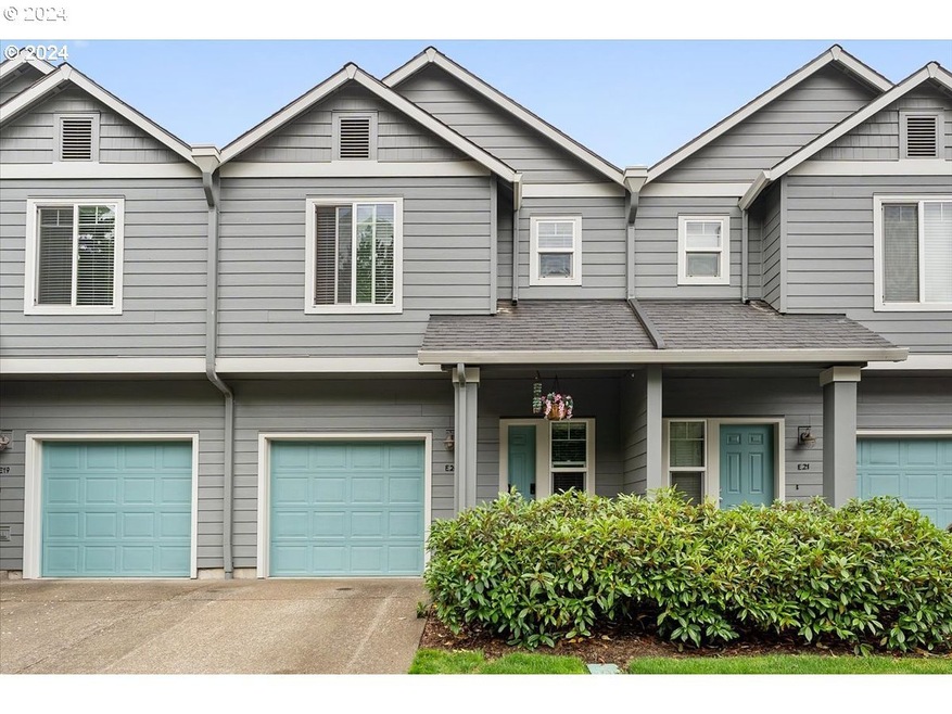 810 E 9th St unit E20, Newberg, OR 97132 - photo 1