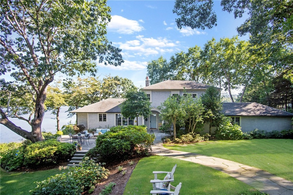 970 Gilbert Stuart Rd, Saunderstown, RI 02874 - photo 1