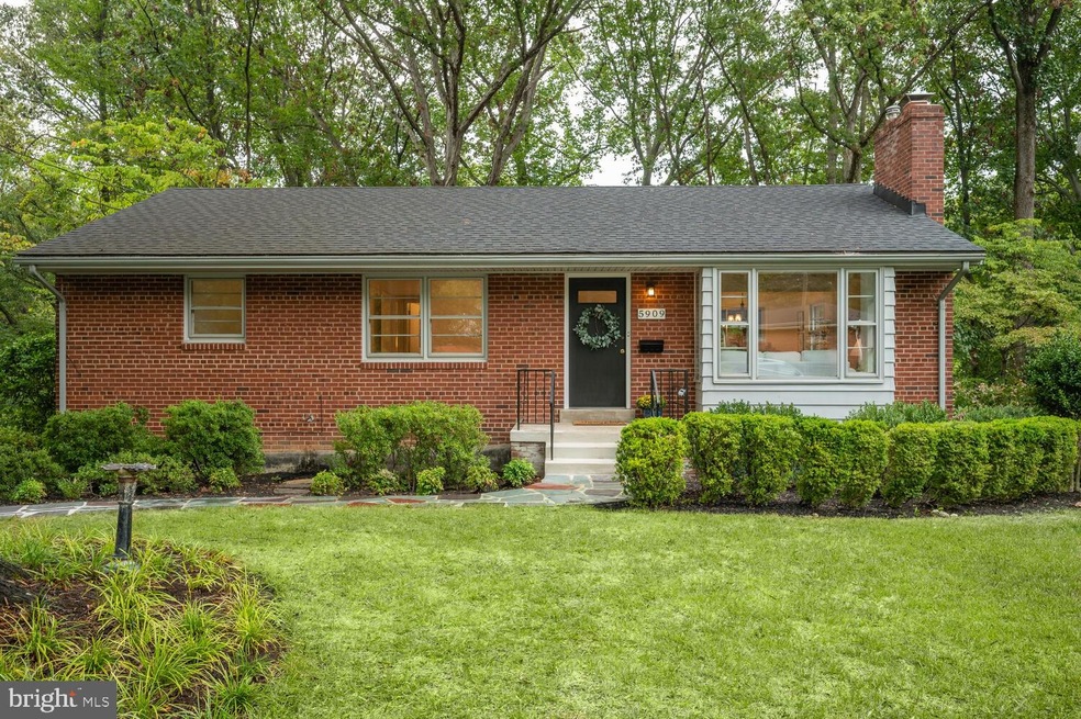 5909 Kelley Ct, Alexandria, VA 22312 - photo 1