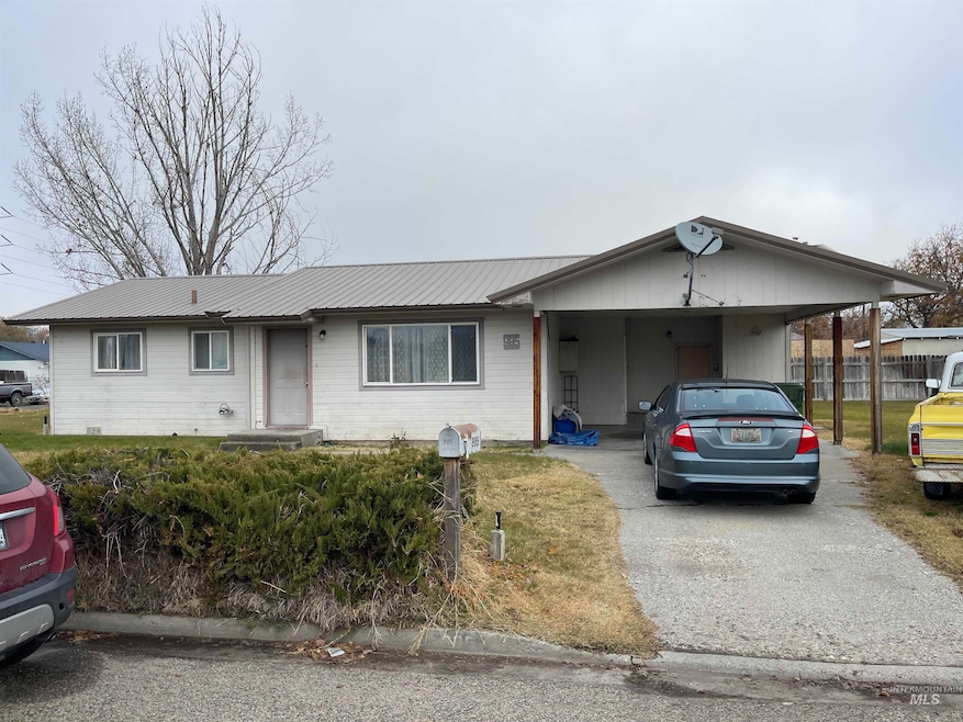 985 NW 2nd Ave, Ontario, OR 97914 - photo 1