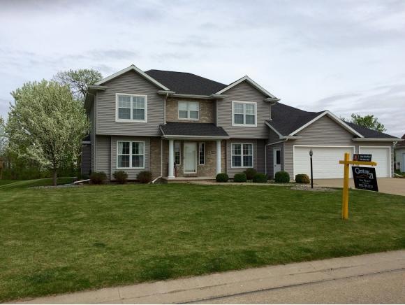 N9230 Hedgerow Dr, Appleton, WI 54915 - photo 1