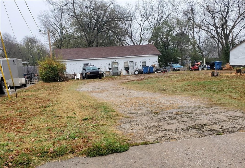 508 Bella Vista Rd, Bentonville, AR 72712 - photo 1