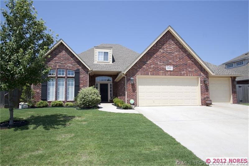 Desirable Stonehorse  Subdivision with a superb fl
