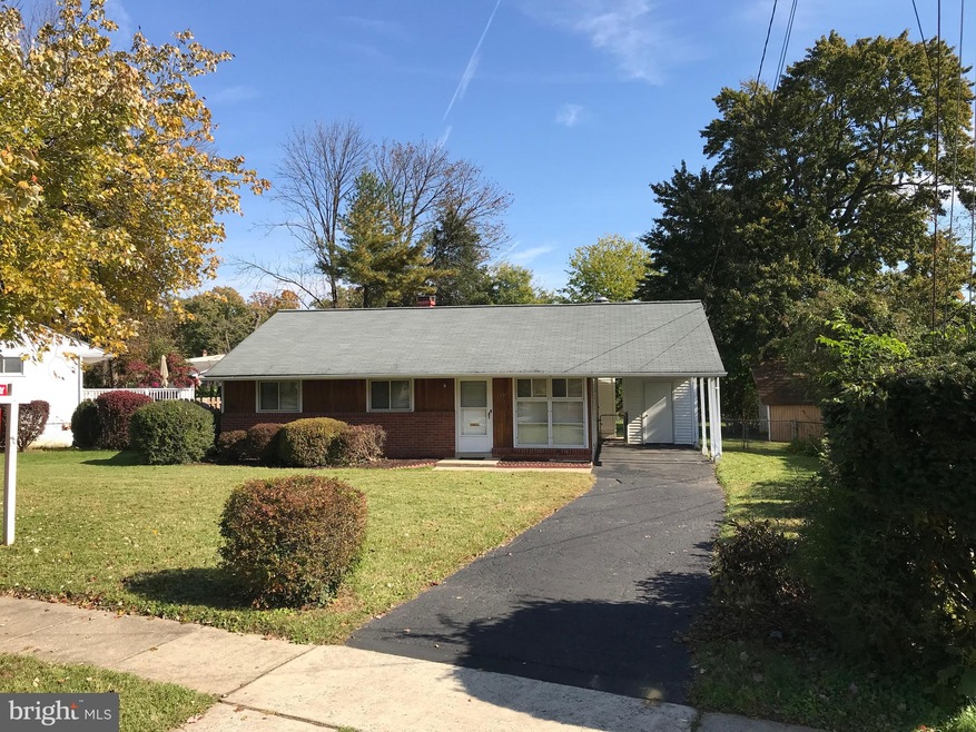 13707 Parkland Dr, Rockville, MD 20853 - photo 1