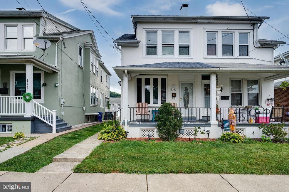 3323 Ridgeway St, Reading, PA 19605 - photo 1