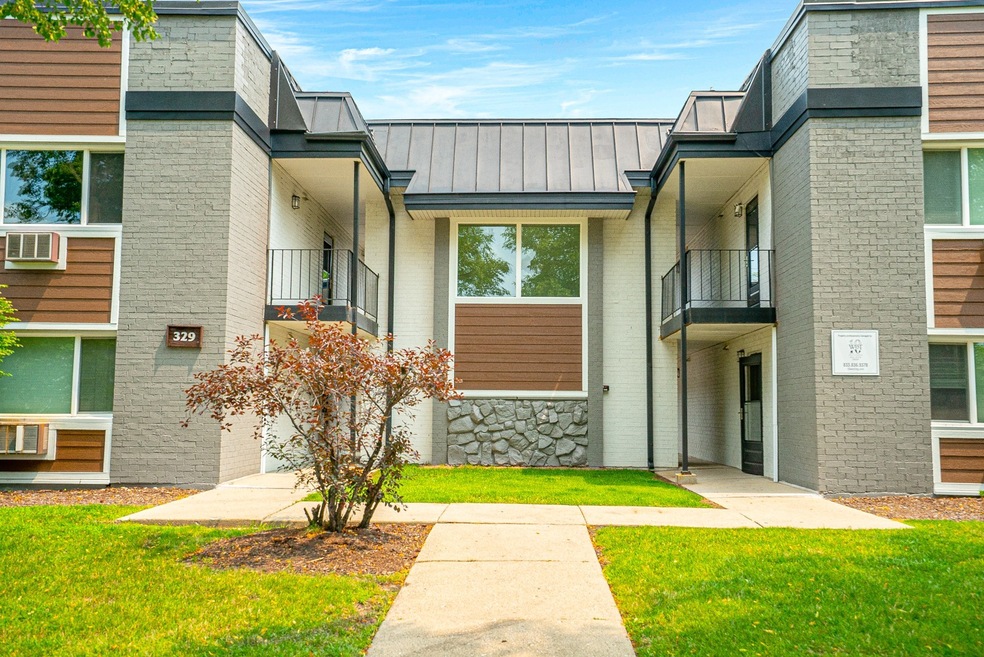 315 Kimbell Ave unit 9, Elmhurst, IL 60126 - photo 1