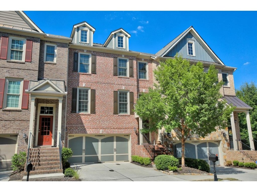 Beautiful town house located just 2 miles from Can