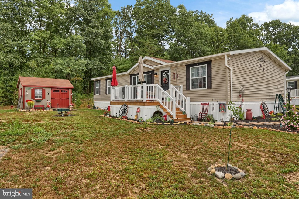 39 Meadowview Dr, New Bloomfield, PA 17068 - photo 1