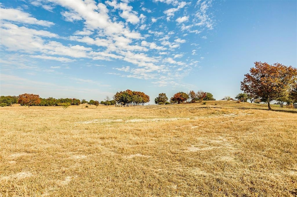 1011 Oak Dr, Weatherford, TX 76088 - photo 1