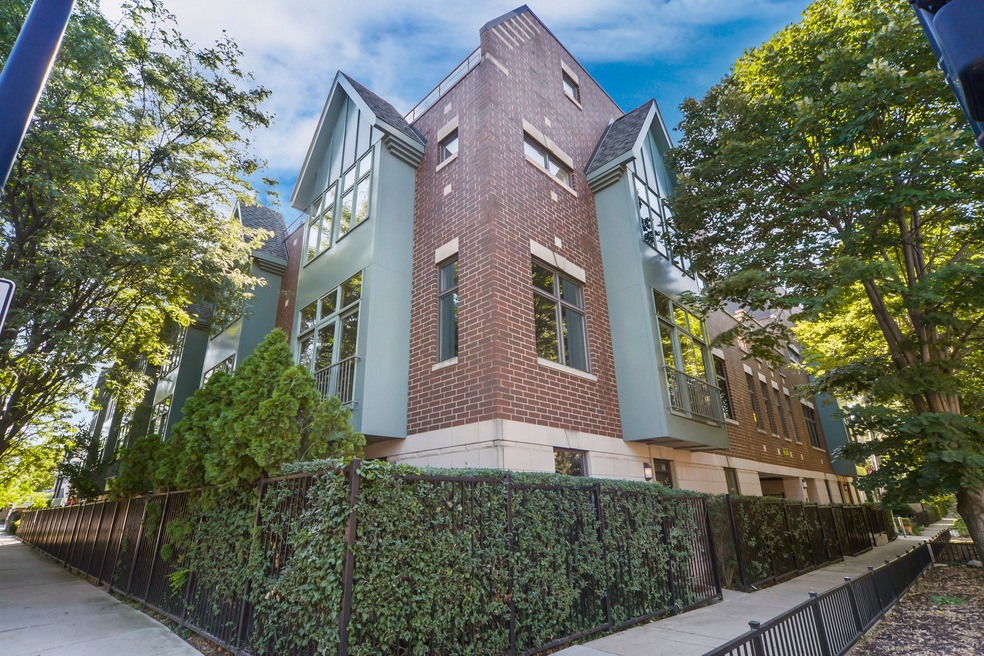 2757 N Greenview Ave unit A, Chicago, IL 60614 - photo 1