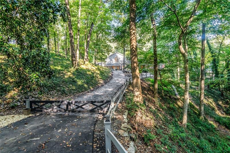 Sold $1,275,000 • Co-Listing Agent