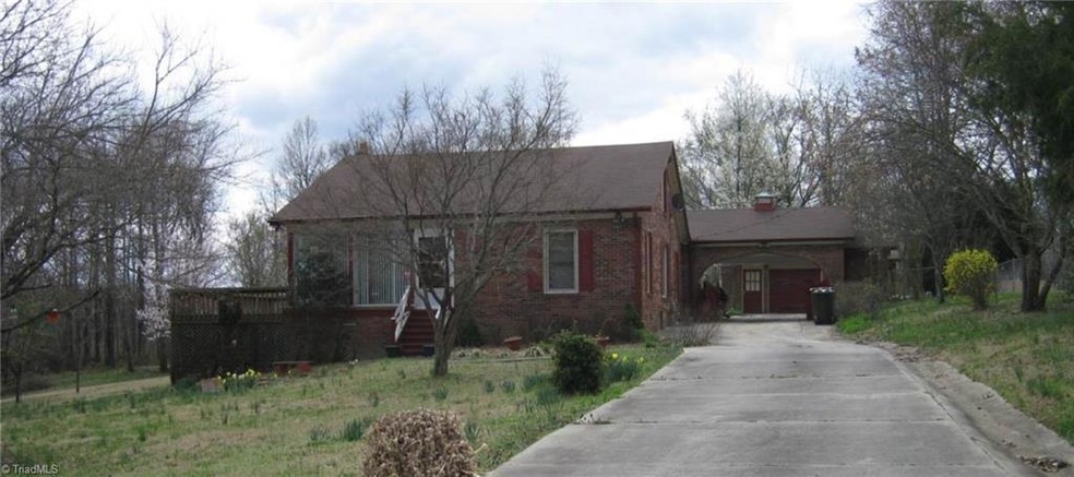 1911 Murrayhill Rd, Greensboro, NC 27403 - photo 1