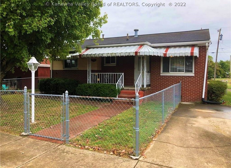 520 24th St, Dunbar, WV 25064 - photo 1