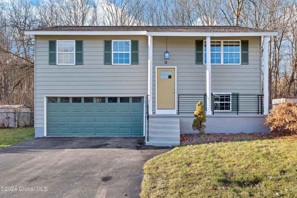 11 Holly Blvd, Schenectady, NY 12302 - photo 1