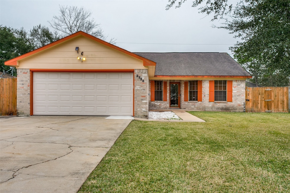 2728 Golden Ave, Bay City, TX 77414 - photo 1