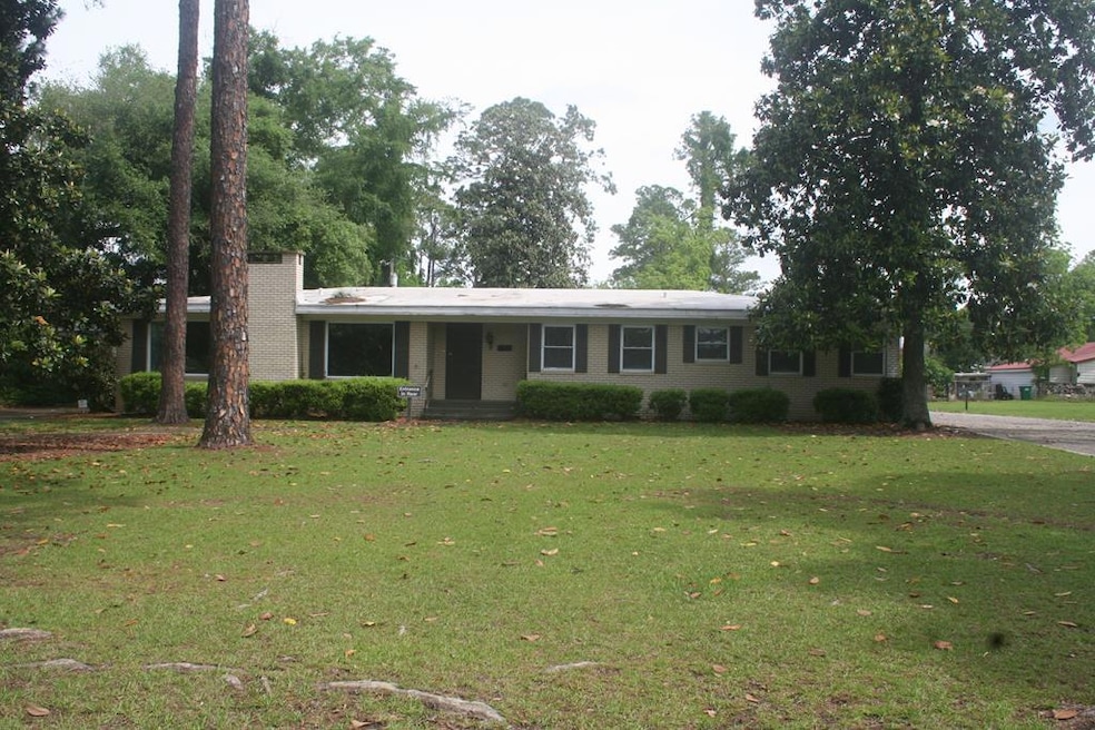 1205 W 3rd Ave, Albany, GA 31707 - photo 1