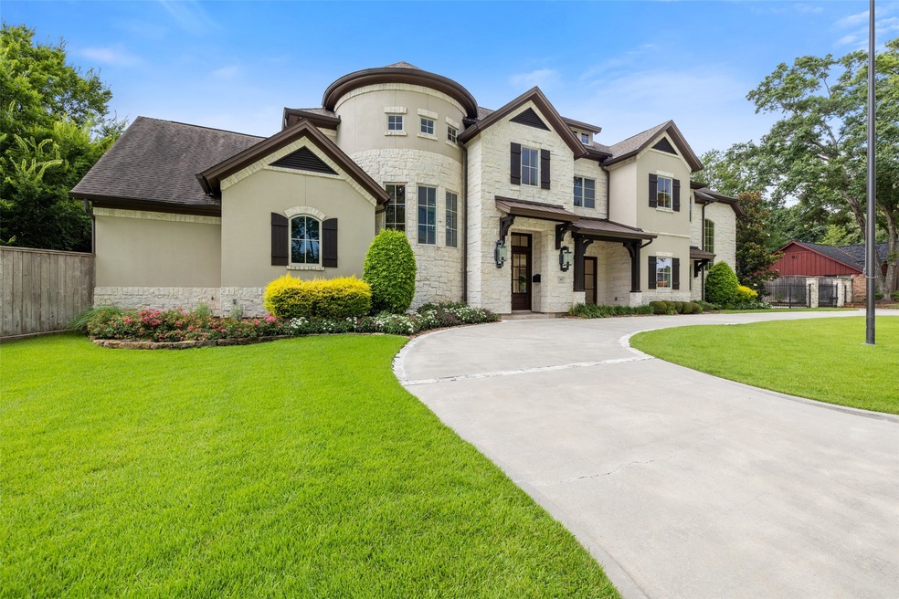 303 Wycliffe Dr, Houston, TX 77079 - photo 1