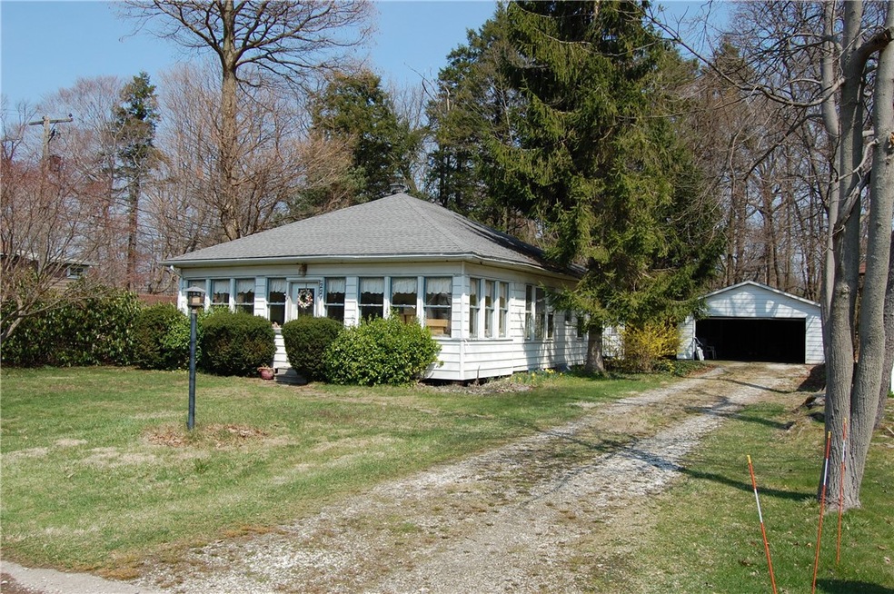 221 Glenruadh Ave, Erie, PA 16505 - photo 1