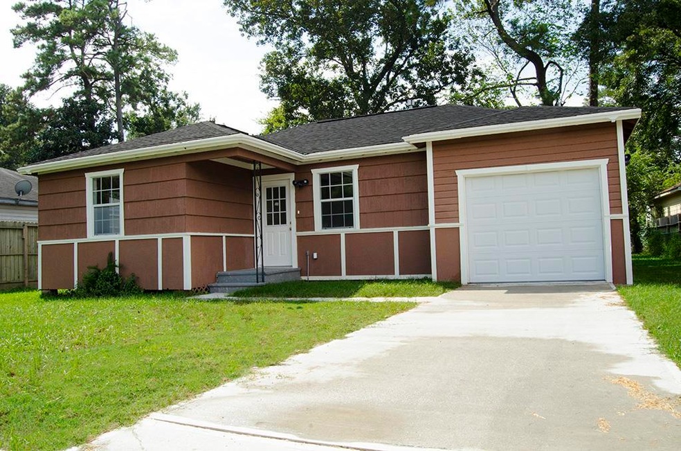 6605 Cathcart Dr, Houston, TX 77091 - photo 1