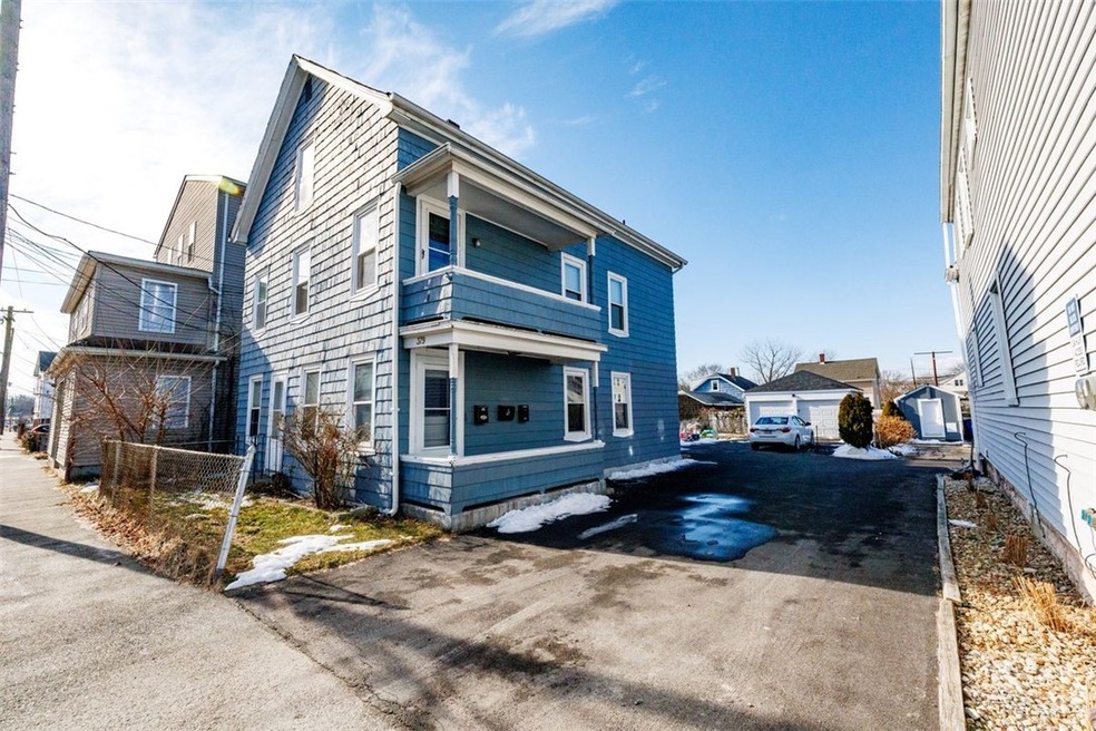 379 Metacom Ave, Warren, RI 02885 - photo 1