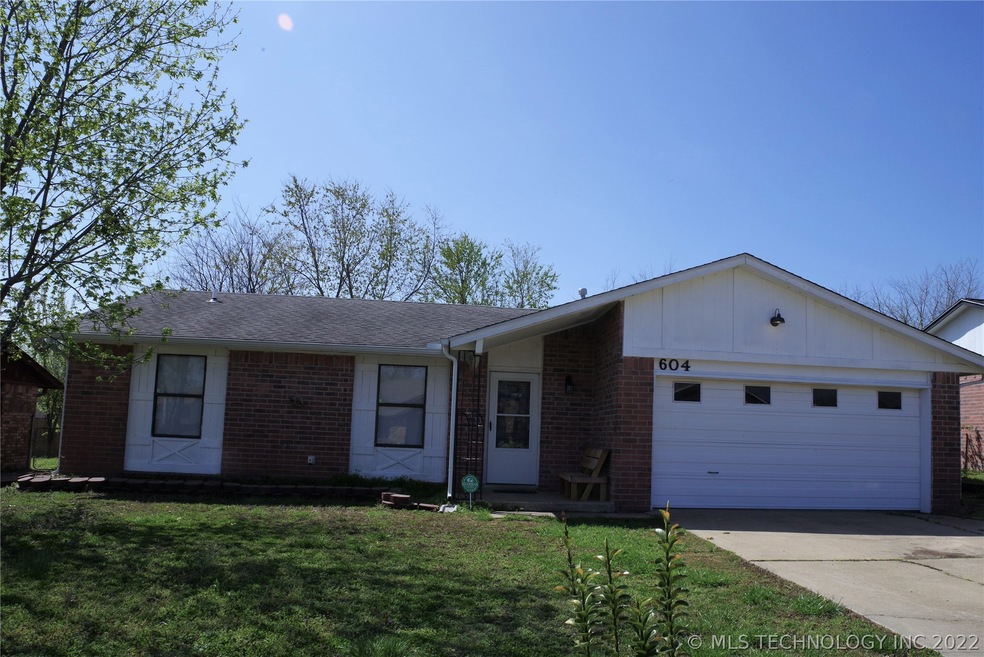 604 W 147th St S, Glenpool, OK 74033 - photo 1