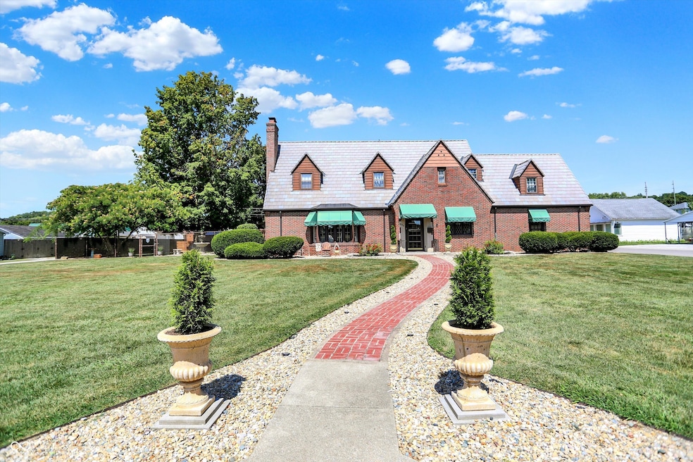 Pending $450,000 • Co-Listing Agent