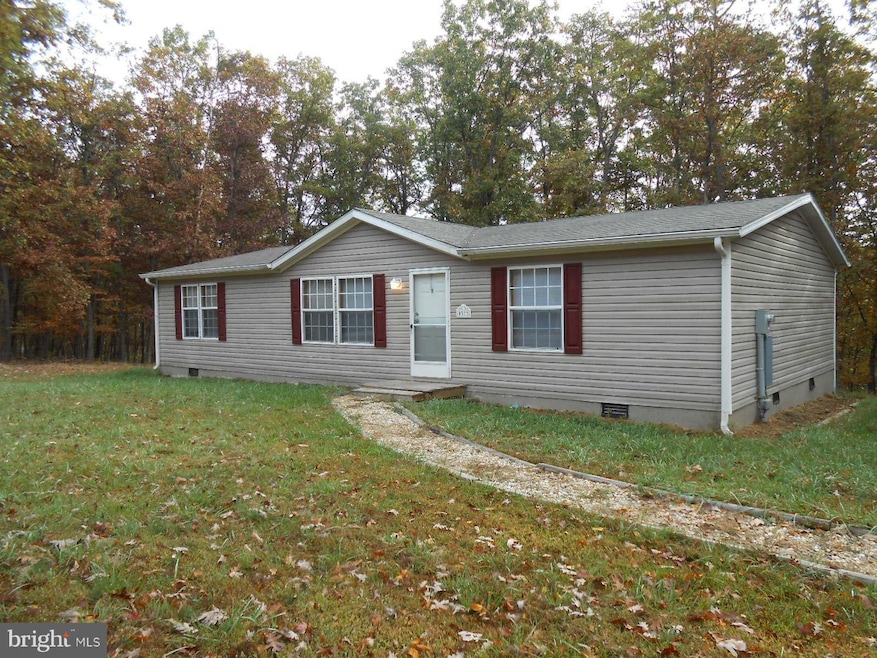 852 Plum Tree Ln, Berkeley Springs, WV 25411 - photo 1