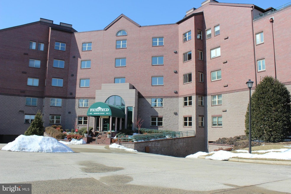 102 Mercer Ct unit 22 2A, Frederick, MD 21701 - photo 1