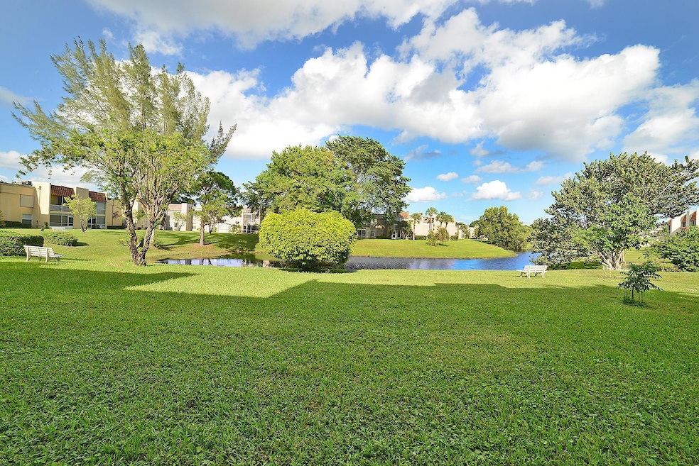 829 Camino Rd unit 112B, Delray Beach, FL 33445 - photo 1