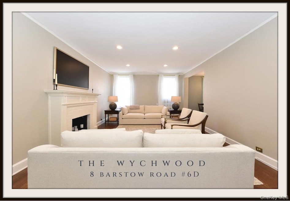 Wychwood unit 6-D, Great Neck, NY 11021 - photo 1