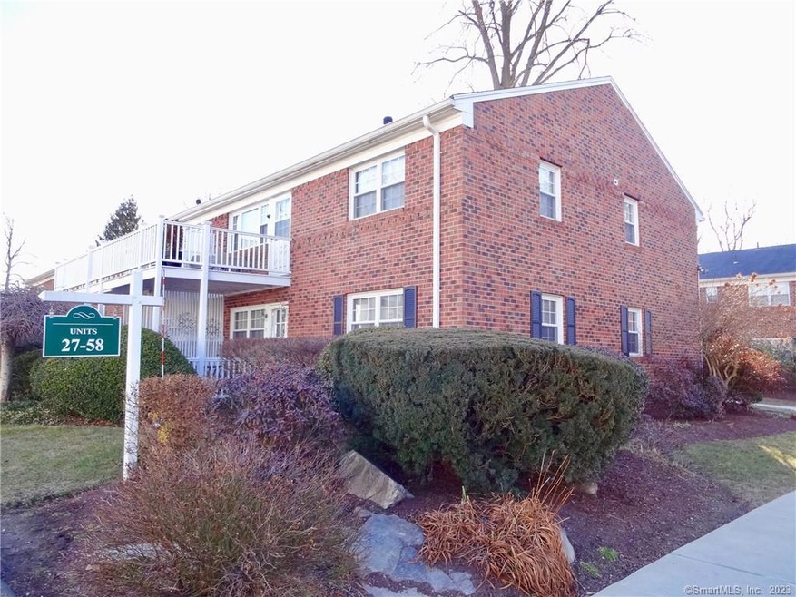 245 Unquowa Rd unit 27, Fairfield, CT 06824 - photo 1