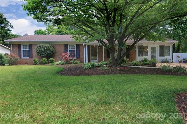 402 Chestnut Ln, Statesville, NC 28625 - photo 1