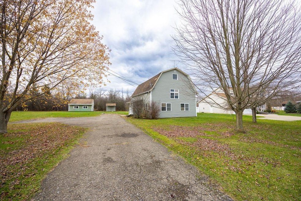 6873 Delamater Rd, Derby, NY 14047 - photo 1