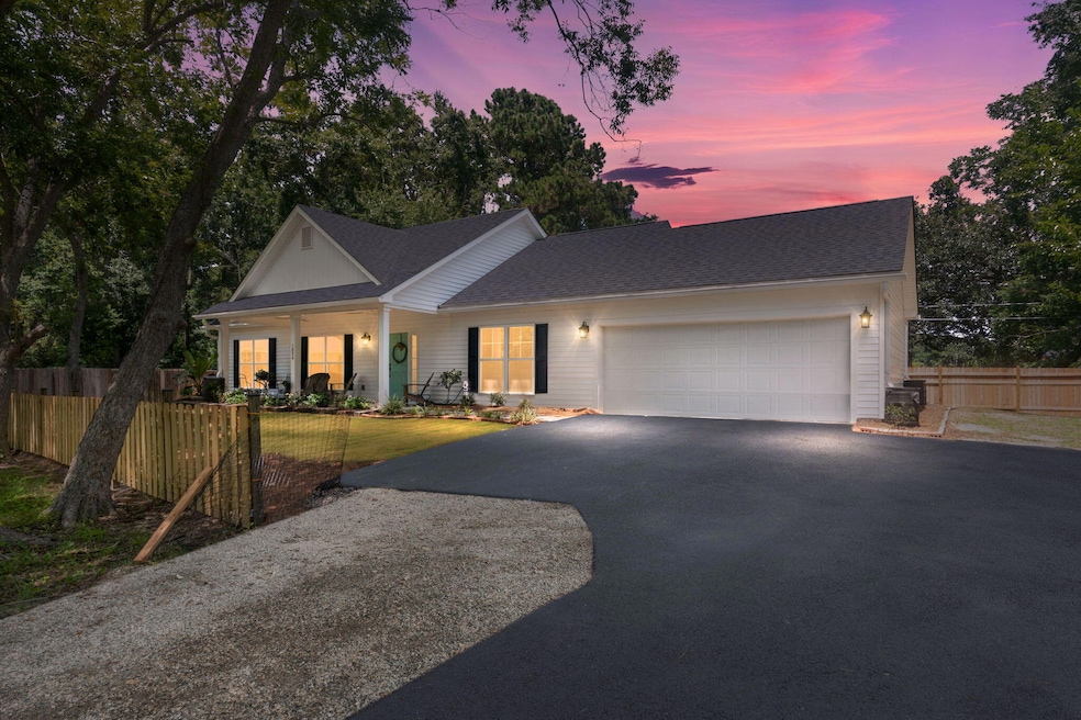 For Sale $599,900 • Co-Listing Agent