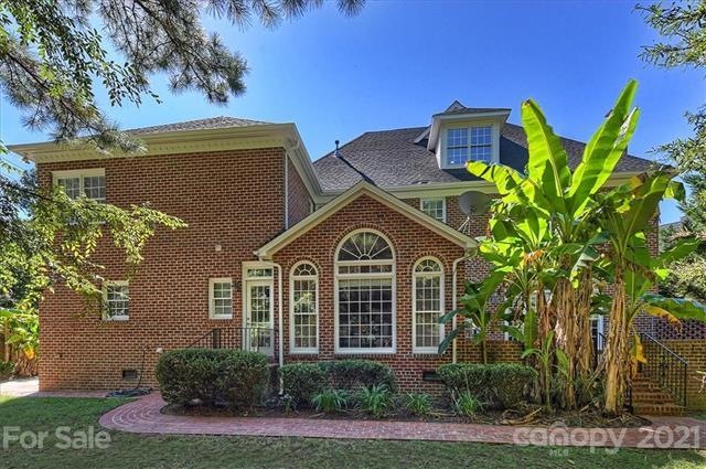 1104 Lost Oak Road