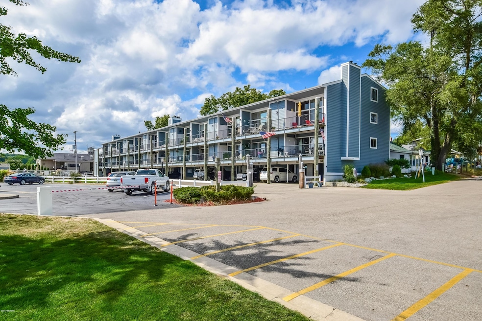 004-Front_View-4740135-large