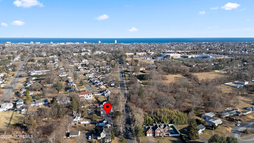 Close to Monmouth U and beach