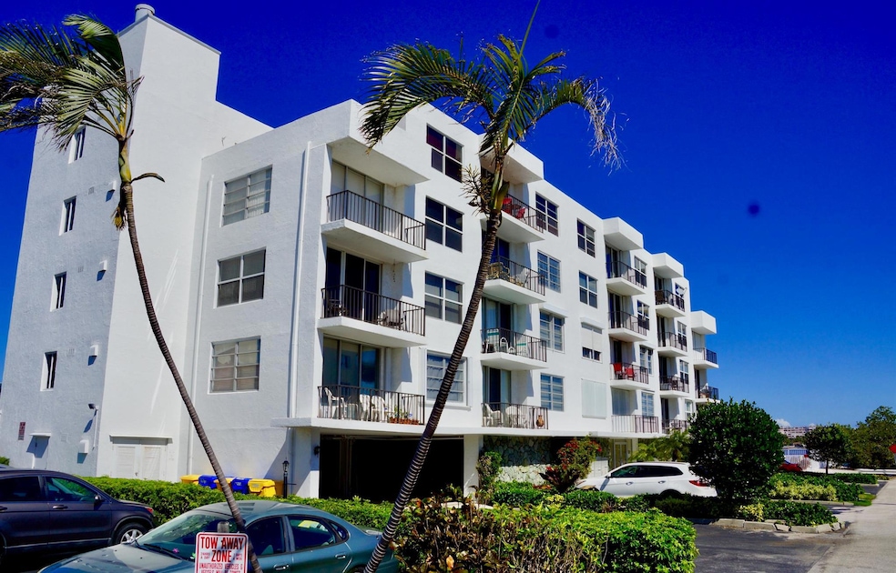 301 Croton Ave unit 406, Lantana, FL 33462 - photo 1