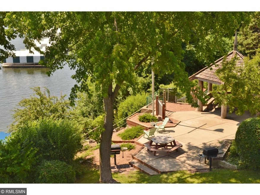 Picnic Area with Gazebo & Gas Grills at Lakeside. 