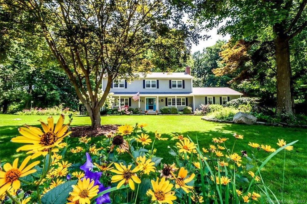 70 Friar Ln, Trumbull, CT 06611 - photo 1