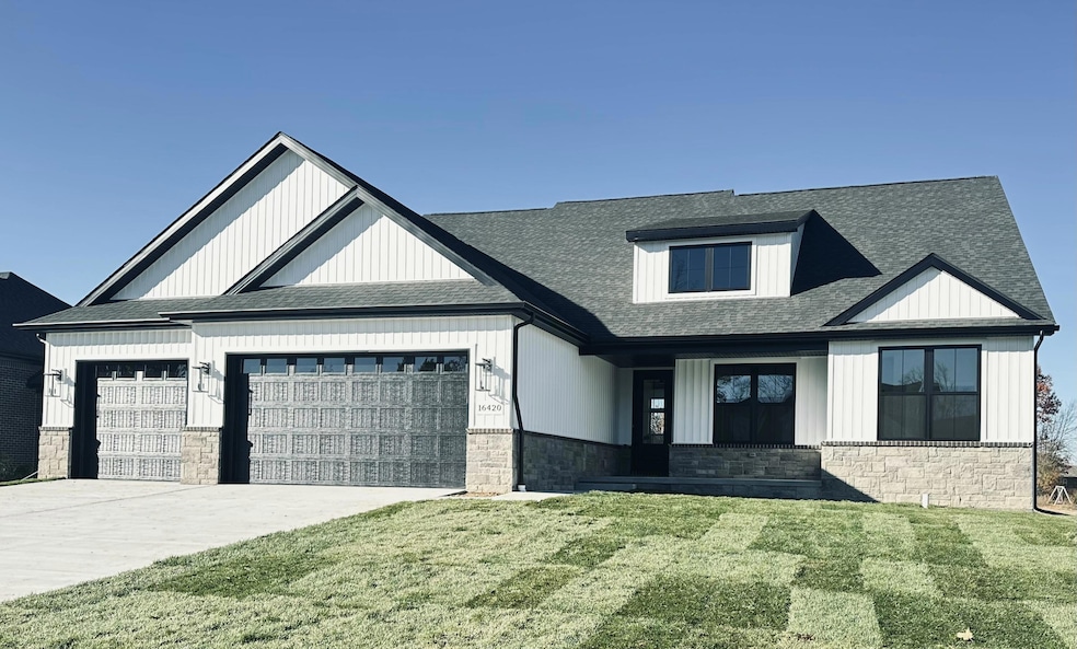 16420 Sleepy Hollow Dr, Fenton, MI 48430 - photo 1