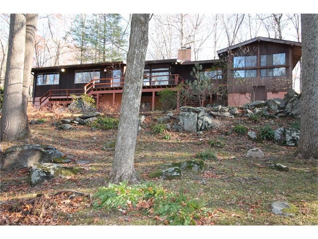 728 Den Rd, Stamford, CT 06903 - photo 1