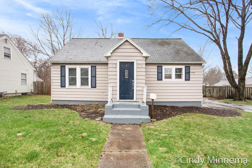 541 W Maple