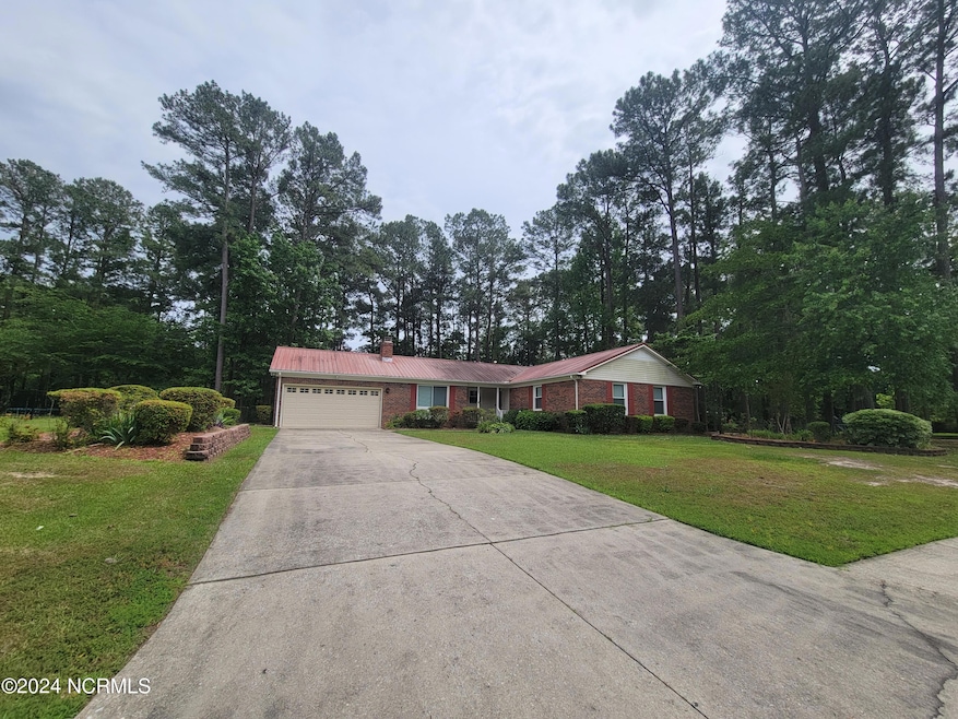 900 Welsh Ln, Jacksonville, NC 28546 - photo 1