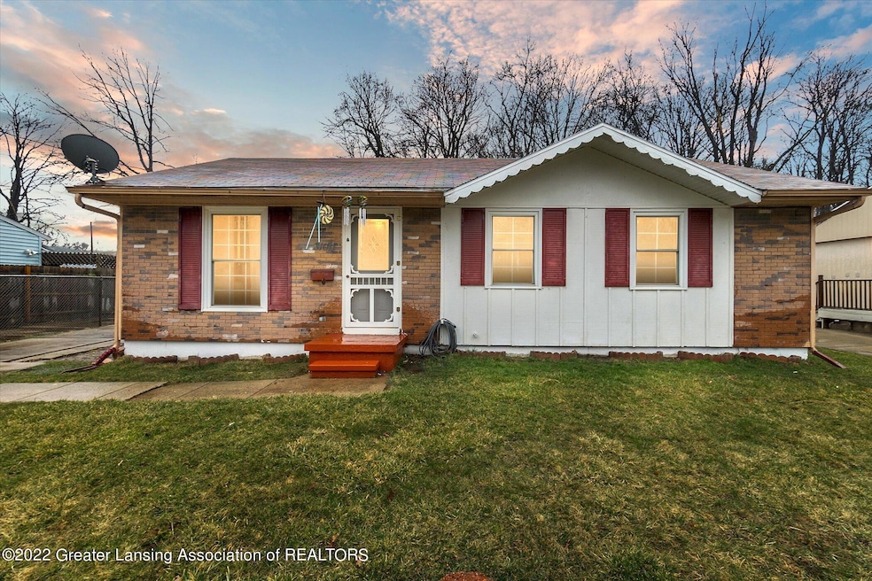 3100 Sunderland Rd, Lansing, MI 48911 - photo 1
