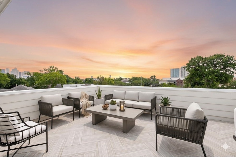 1405 Indiana St unit B, Houston, TX 77006 - photo 1