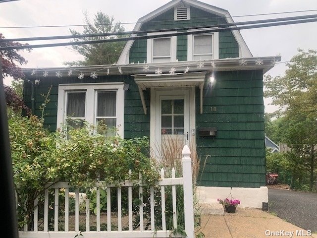 18 Preston St, Port Washington, NY 11050 - photo 1