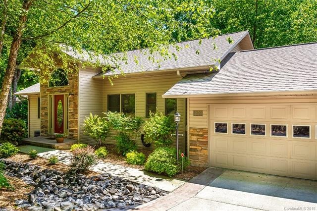 Exterior of Paired Qualla Village Mountain Villa