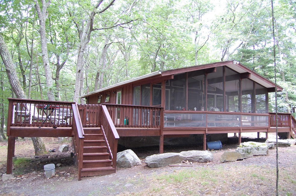 116 Hillcrest Dr, Hawley, PA 18428 - photo 1